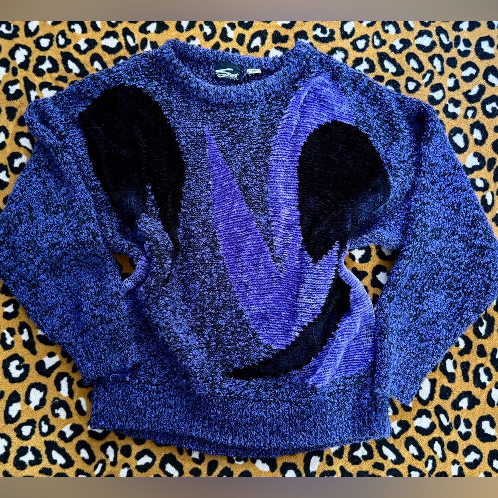 American Vintage 1980s Violet and Black Women's Sweater